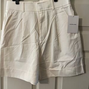 Everlane size 4 white shorts